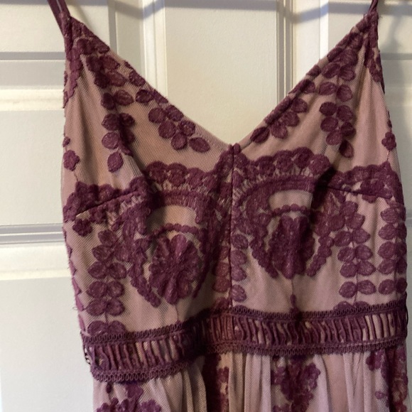 Altar’d State Beautiful plum lace  dress - Picture 1 of 5
